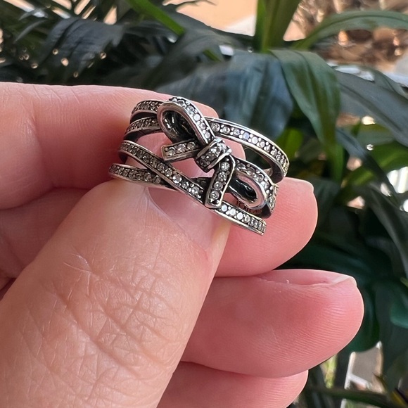 Delicate Sentiments Ring - Picture 4 of 15